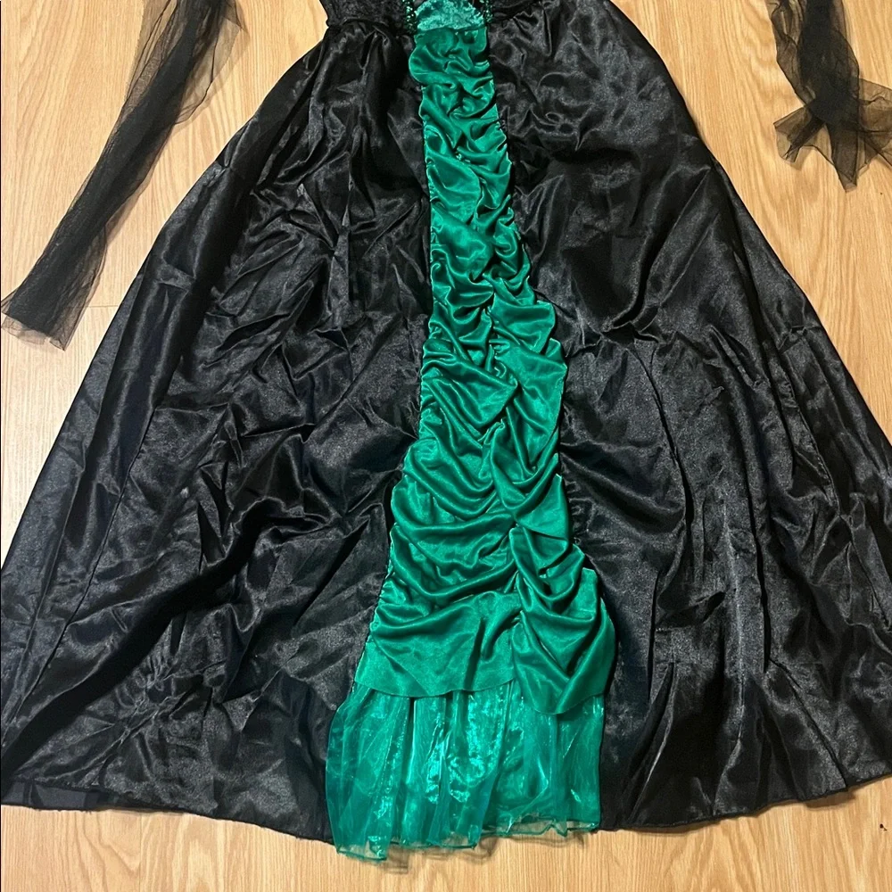 Spirit Gothic Witch Costume with Hat, girls size Medium 8-10 - Picture 5 of 6